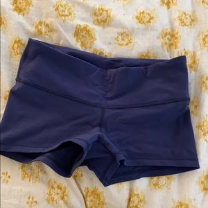 LULULEMON navy short spandex size 6